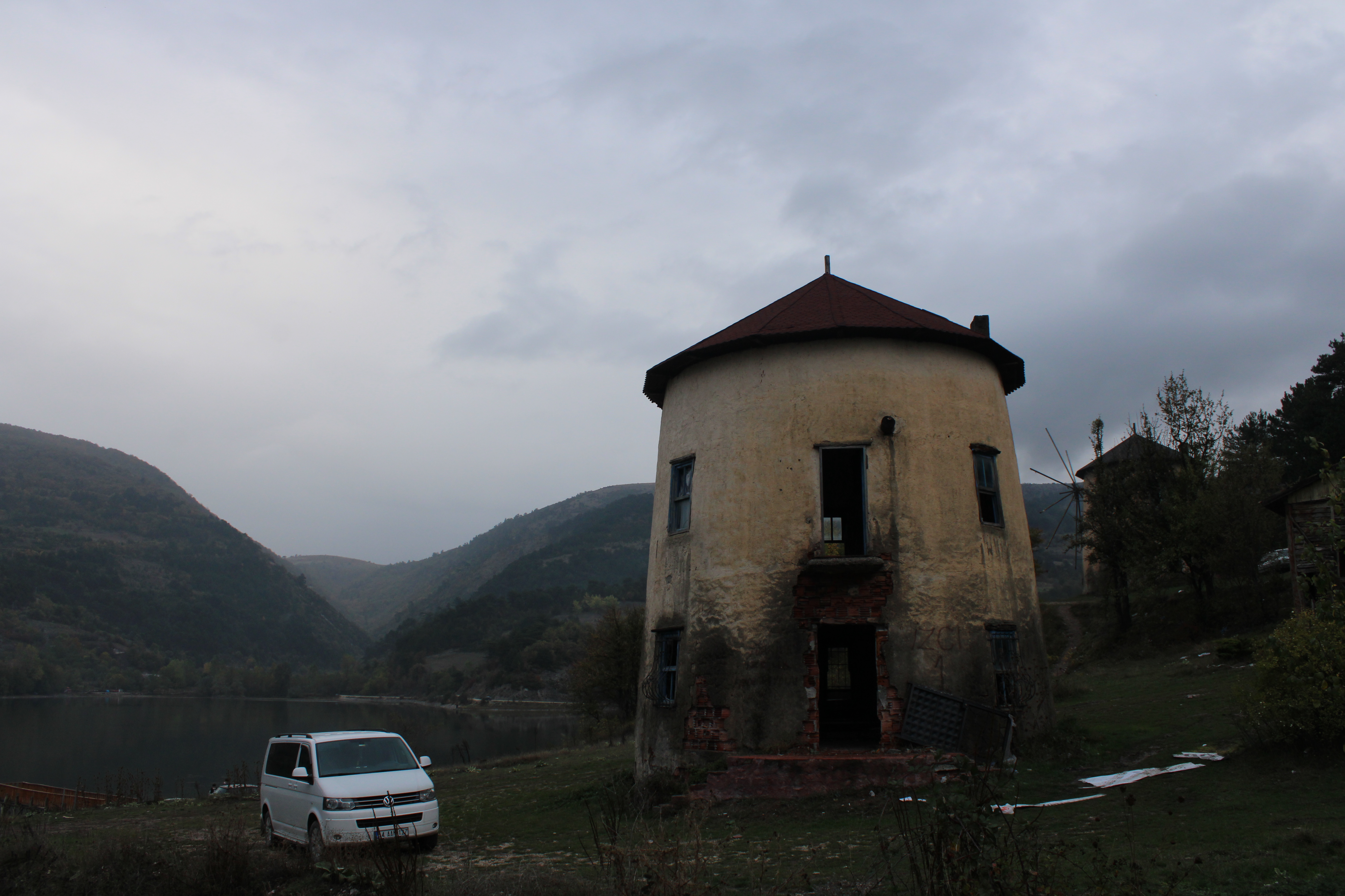 Çubuk Gölü Yel Değirmenleri
