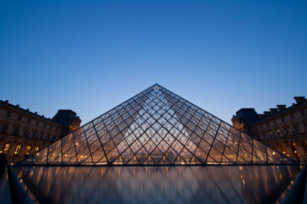 Louvre Müzesi