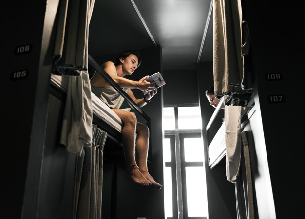 lyon hosteller