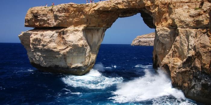 azure_window.jpg 