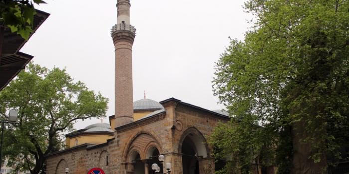 gazi_orhan_camii2.jpg 