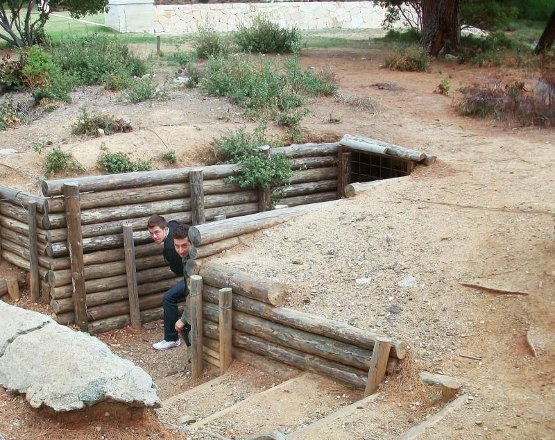 Savaşdan geriye kalan siperler