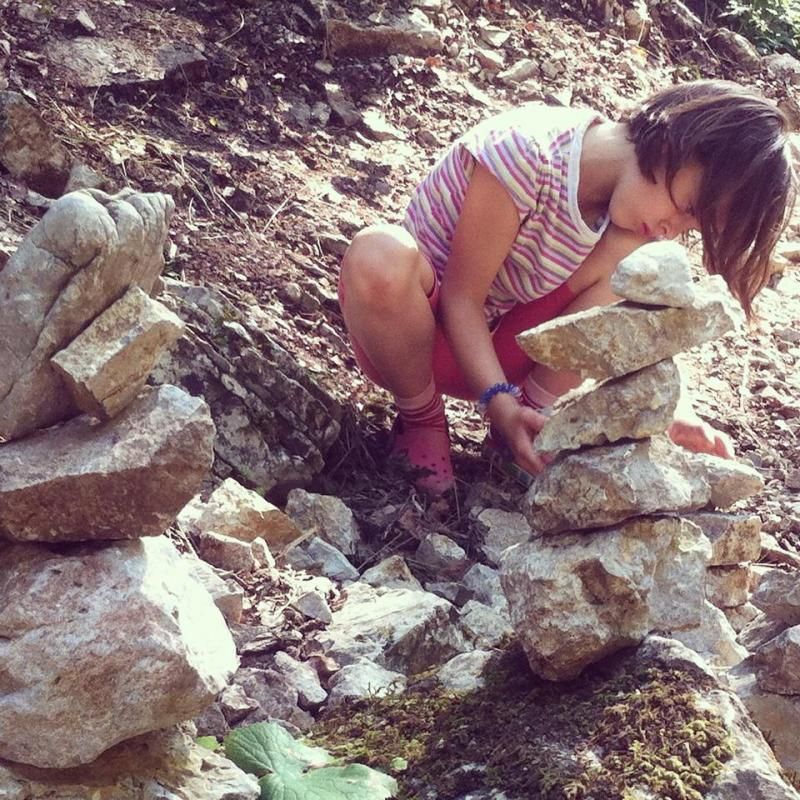 Kanyonun taştan kaleler yapan çocukları..