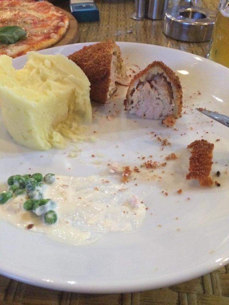 Kiev'in meşhur '' Kiev Chicken'ı ''. (Shato Slavutych)