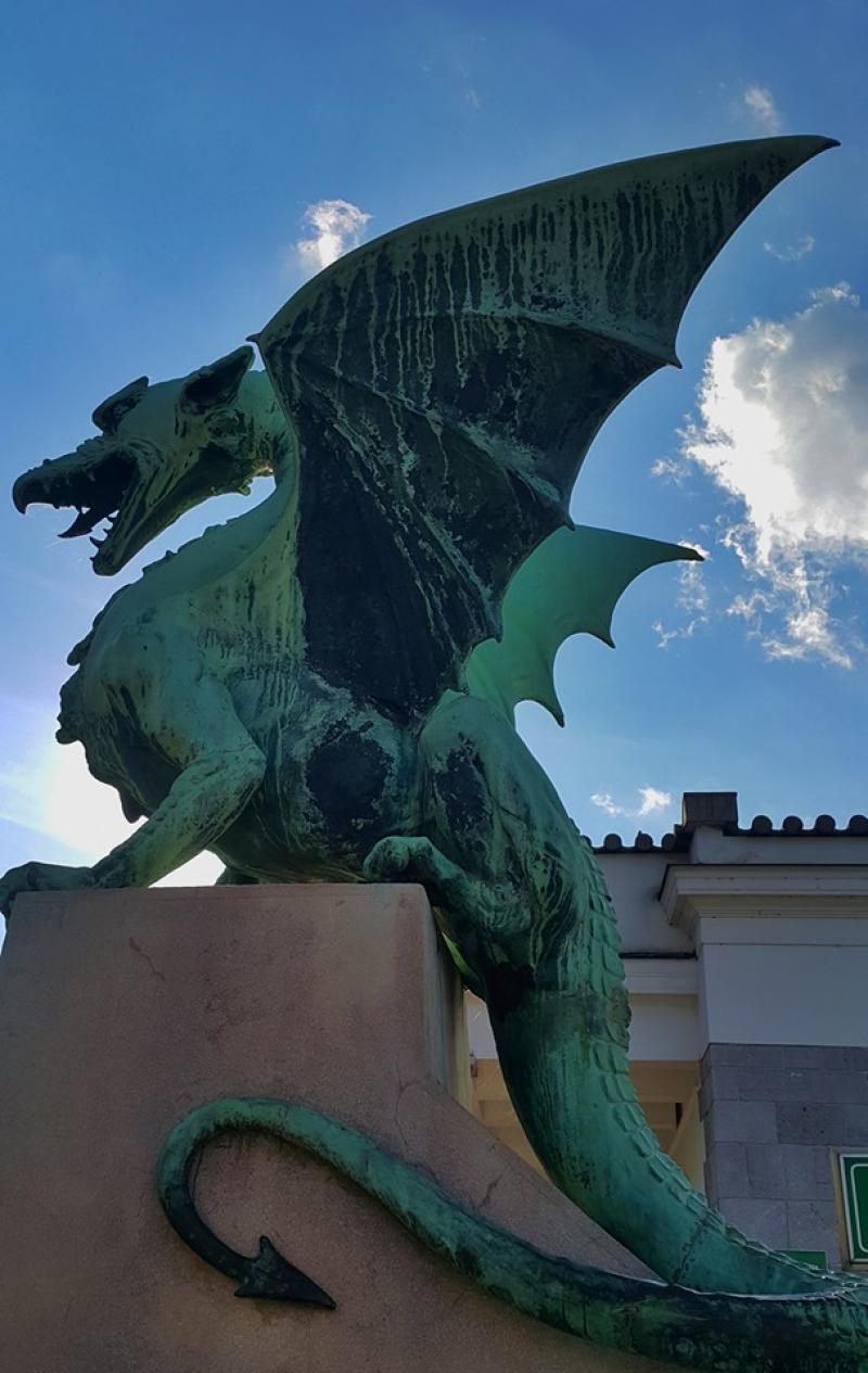 sehrin sembolu olan ejderhalari heryerde gormeniz mumkun..