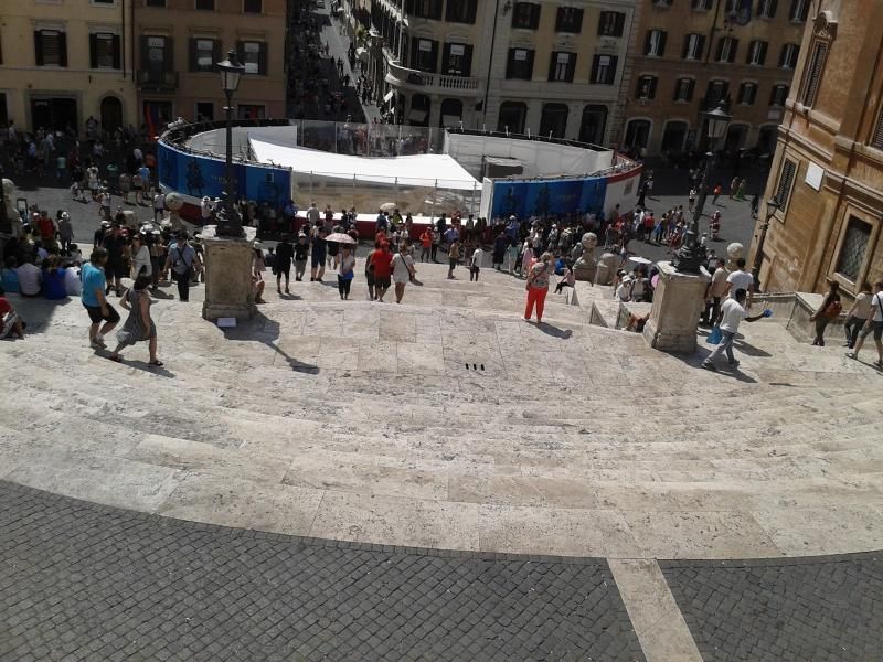 iSPANYOL MERDİVENLERİ