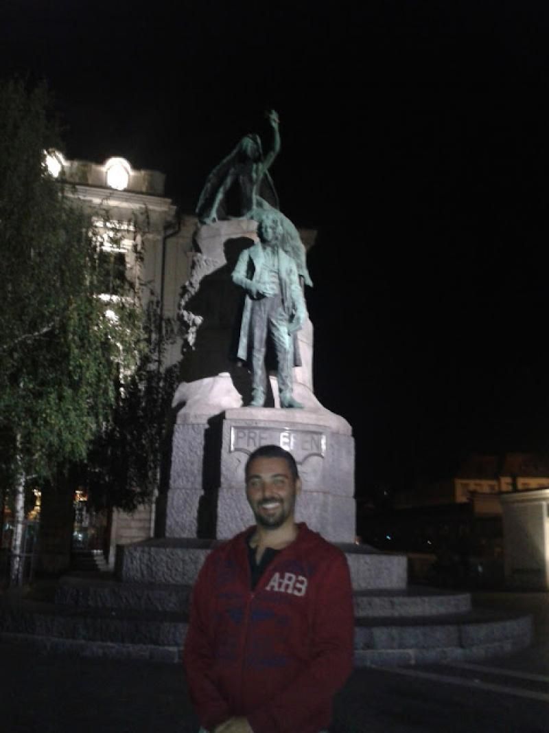 seni romantik PRESEREN