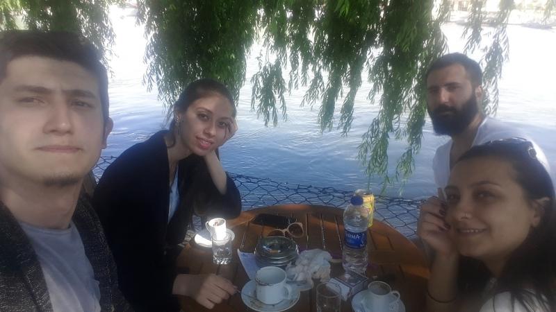 Dönüş yoluna çıkmadan önce yorgun bizler ve Kızılırmak