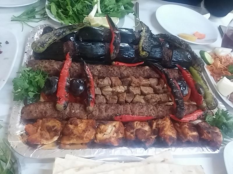 Öz Adana Patlıcan Kebap Karışık Kebap Sunumu