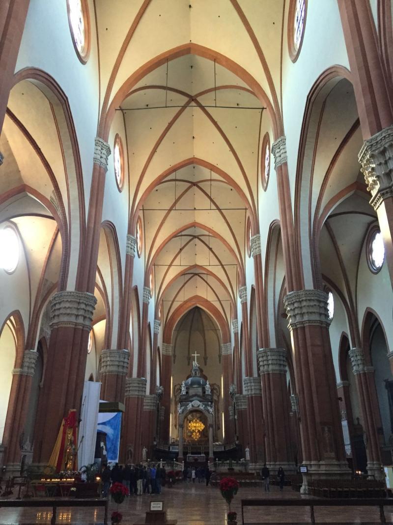 San Petronia Bazilikasının İçi