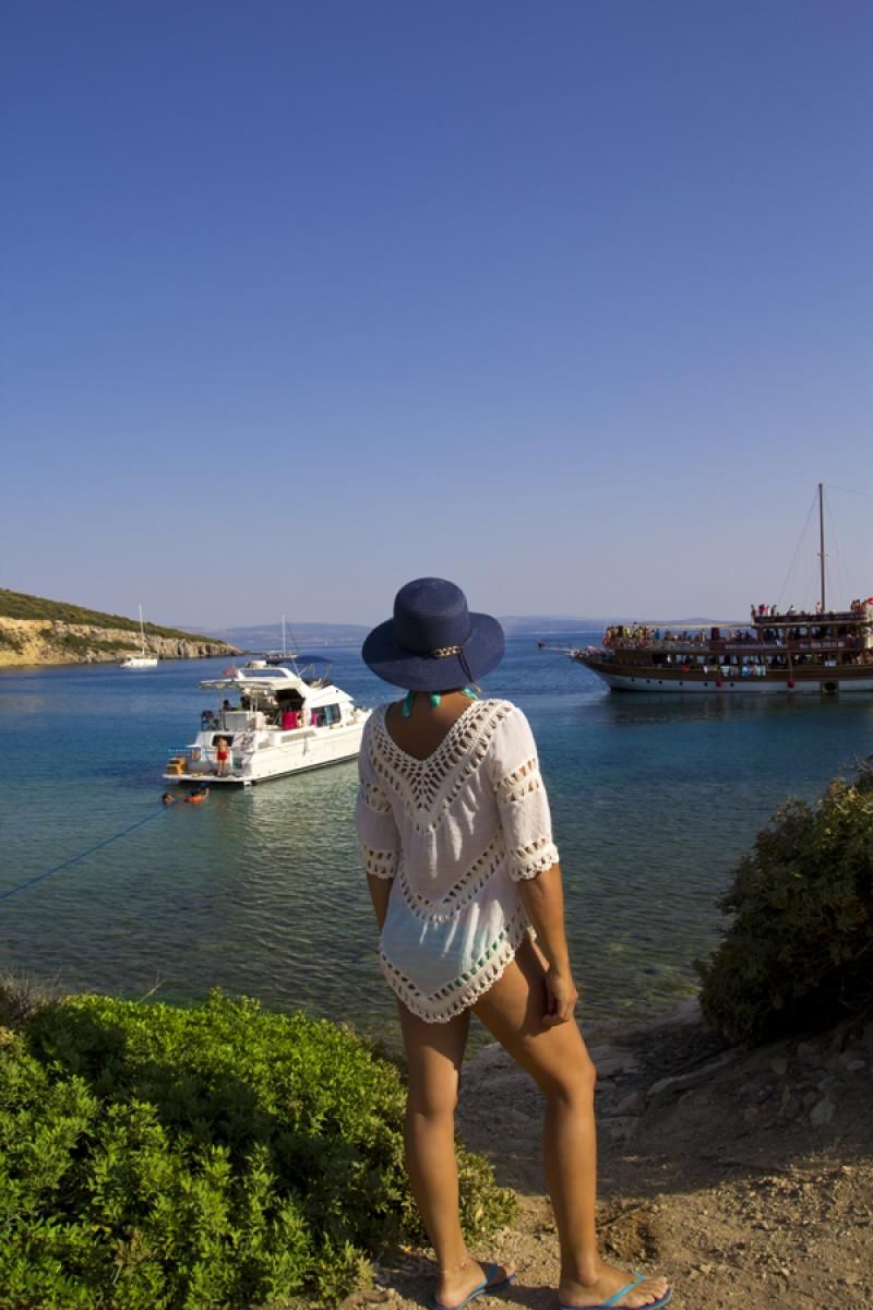 Çeşme koylarında tekne turu