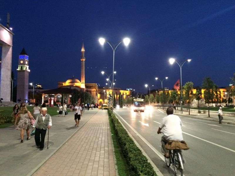 Edhem Bey Camii ve Saat Kulesi