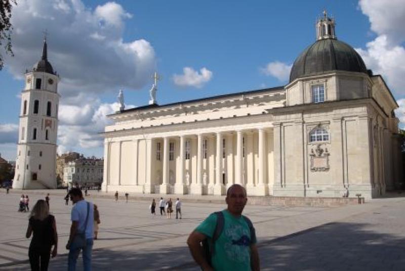 St. Stanislav Katedrali ve Katedral Meydanı