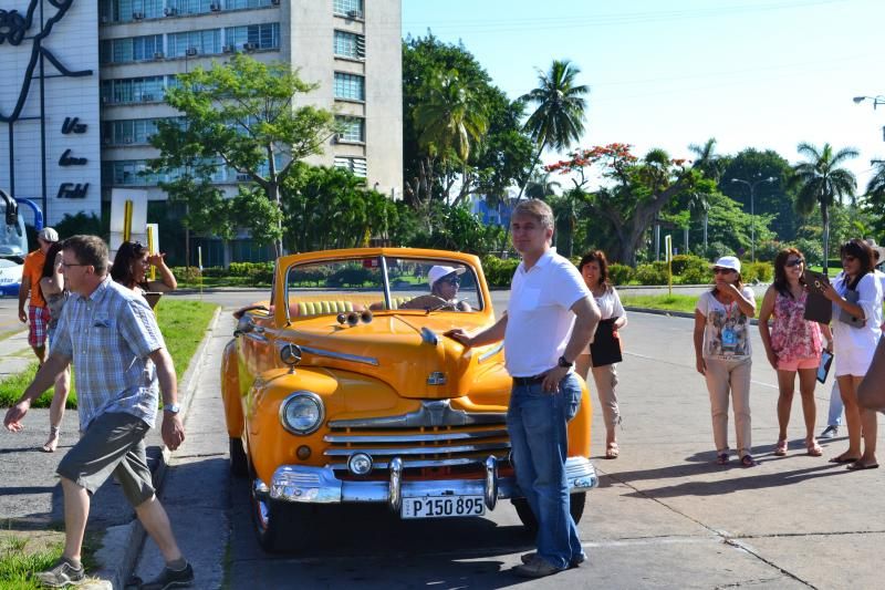 Üstü açık araölar,1950 lileri yaşatıyor