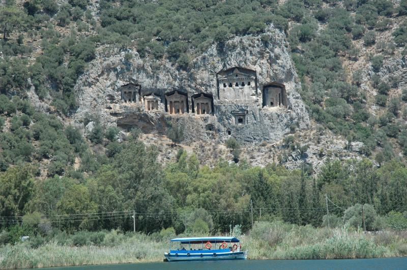 Kaunos Kral Mezarları