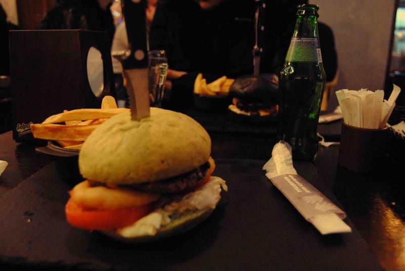 Meet Burger, Lviv / Burger