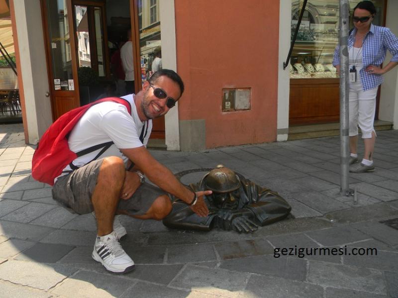 Bratislava'nın sembolü olmuş işçi Cumil