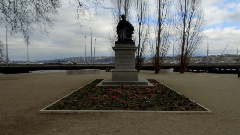 Cenevre jean jacques rousseau heykeli