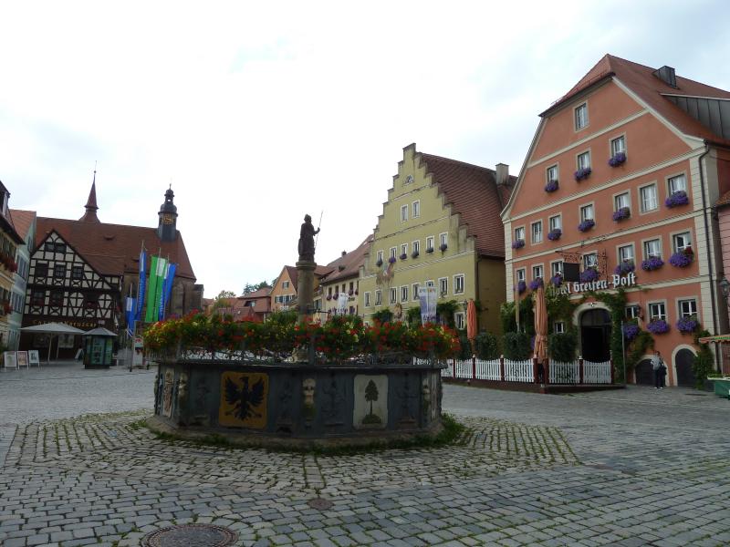 Feuchwangen Kent Meydanı ve Greifen Post Oteli