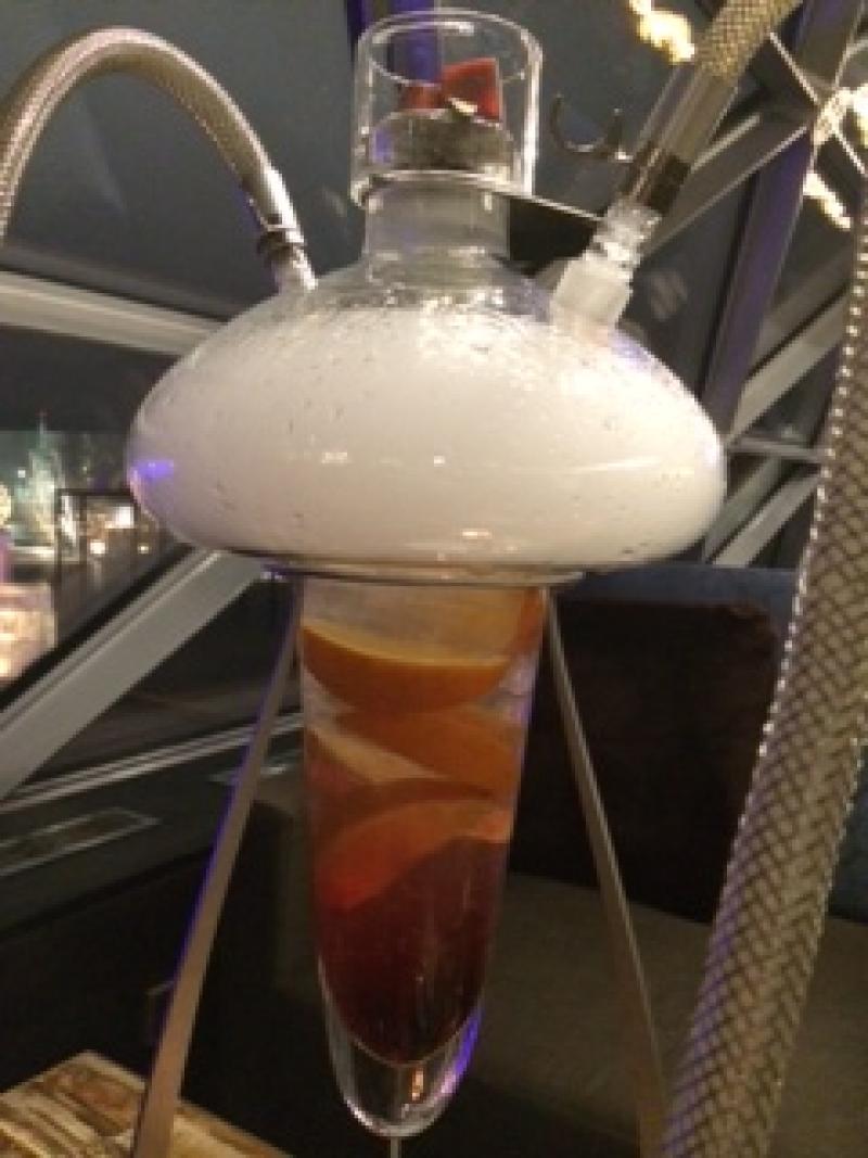 Biri nargilemi istedi...