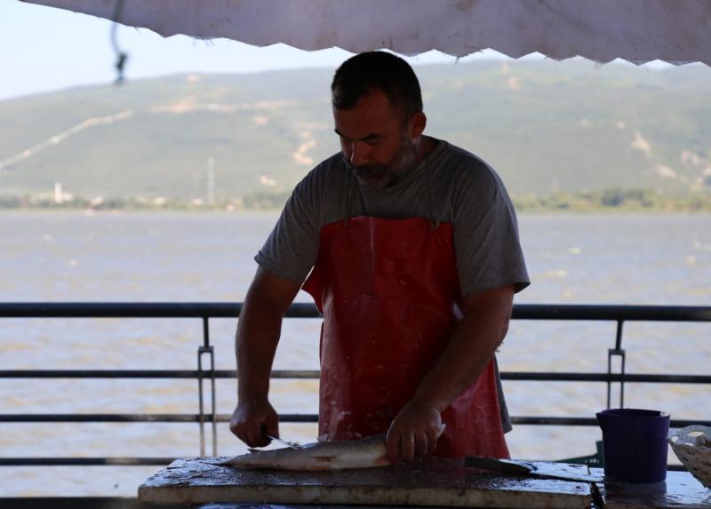 Gölyazı balıkçı