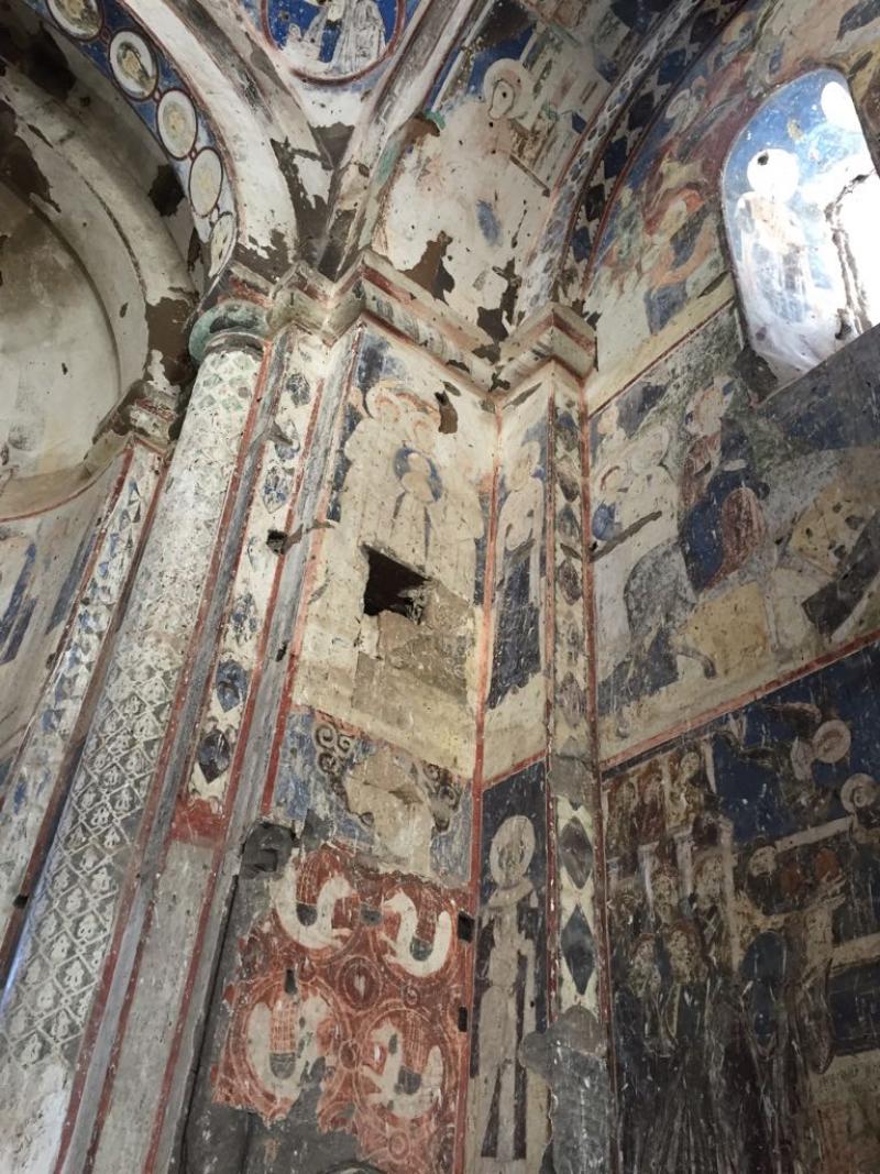 Resimli kilise