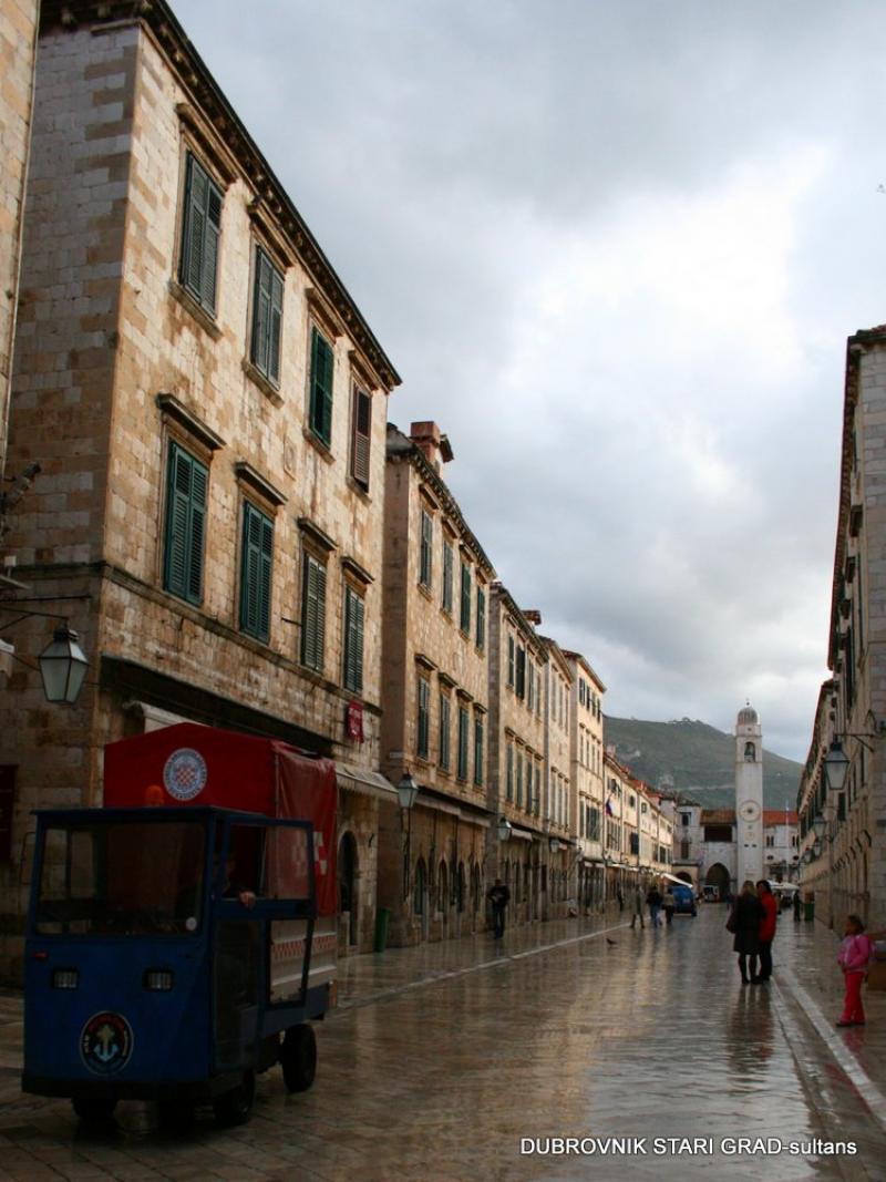 stari grad ana cadde-stradun