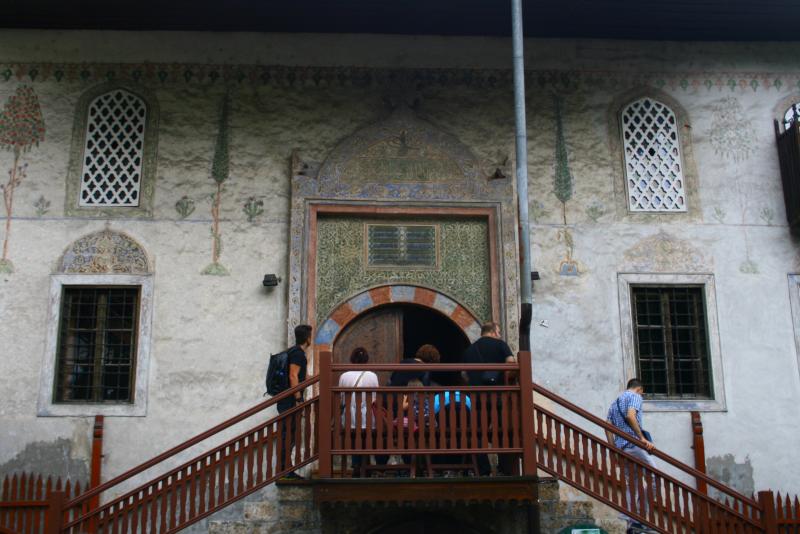 ALACA CAMİİ GİRİŞİ