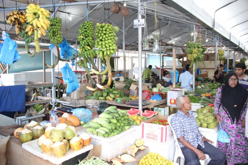 Male Lokal Pazar