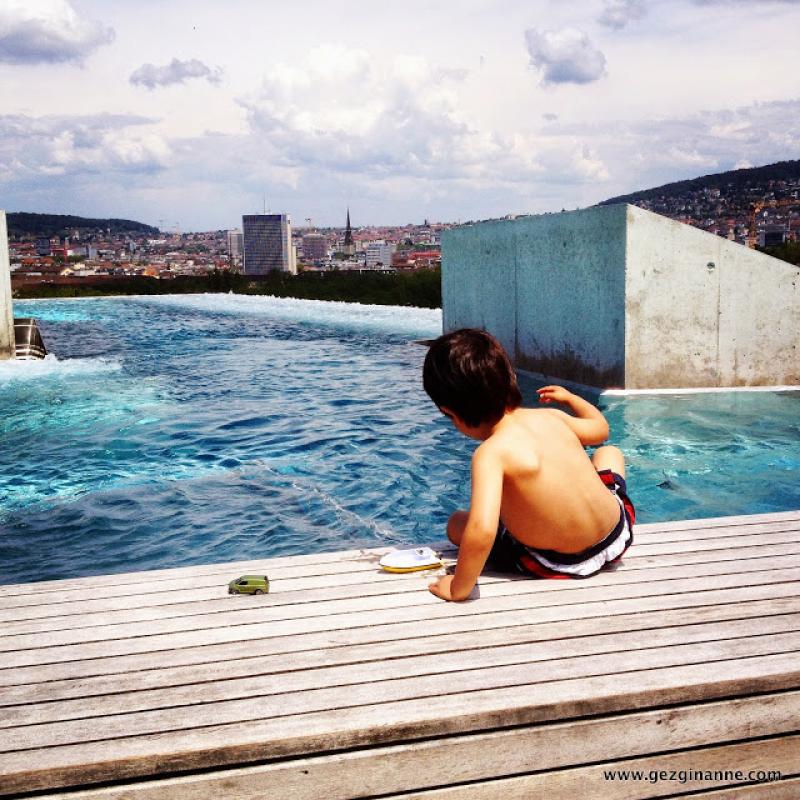 Terastaki sonsuzluk havuzu