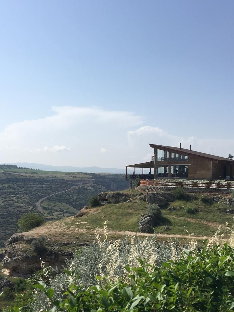 Ulubey Kanyon manzarasıyla yemeğin keyfini çıkaracağın mekan