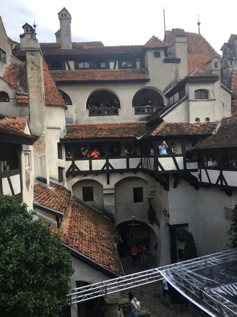 Bran kalesinin içi(Drakula şatosu)