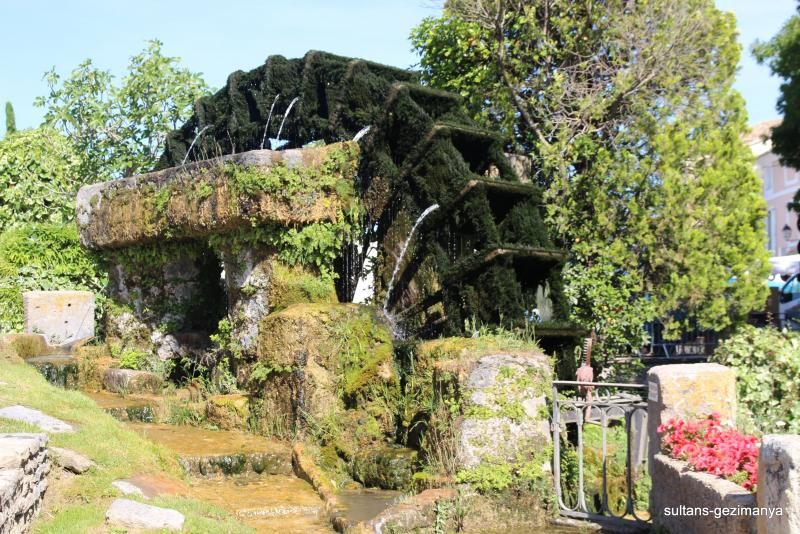 L’isle sur-la-Sorgues'da su dolabı