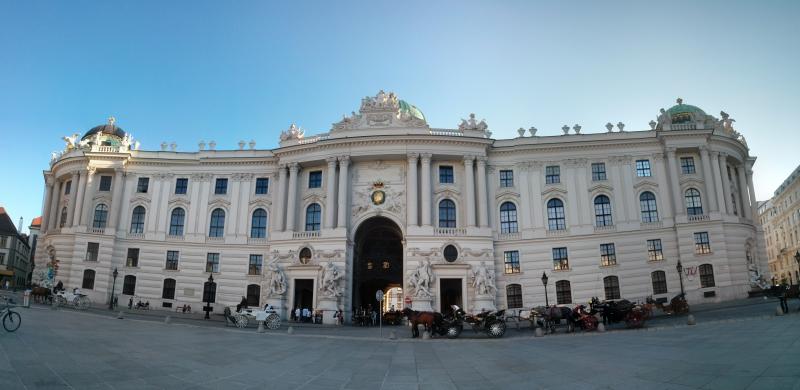 Kislik Hofburg Sarayi