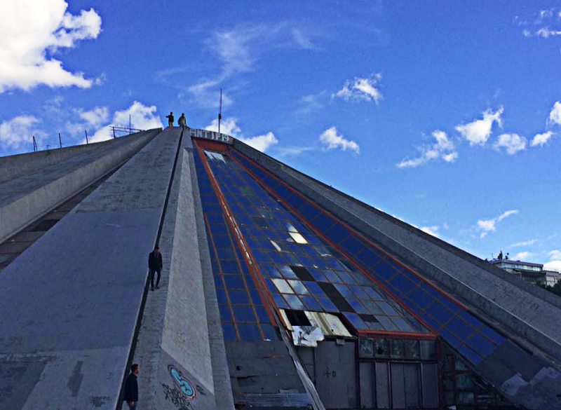 Enver Hoca Piramidi.