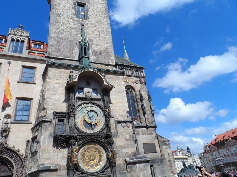 Astronomik Saat Kulesi