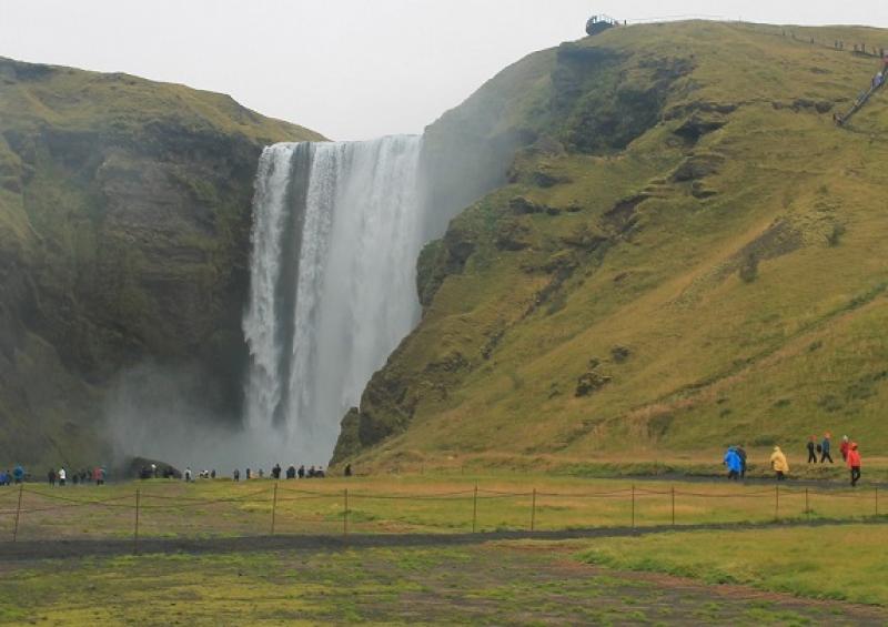 skogafoss şelalesi