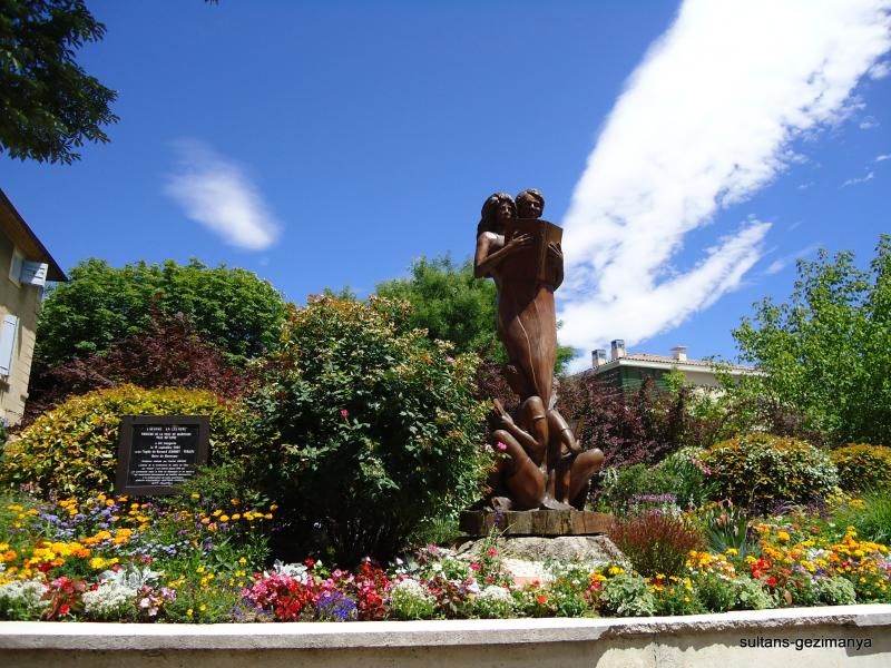 Şehir Merkezi'ne yürürken