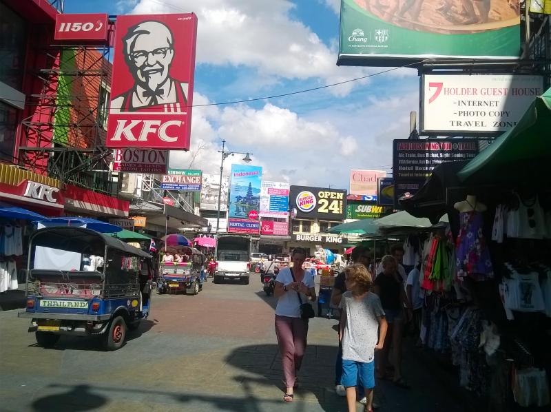 Bangkok'taki meşhur Khousan yolu