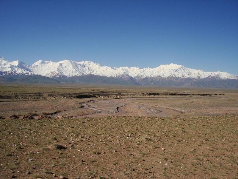 1200px-Alai_Valley_1.jpg