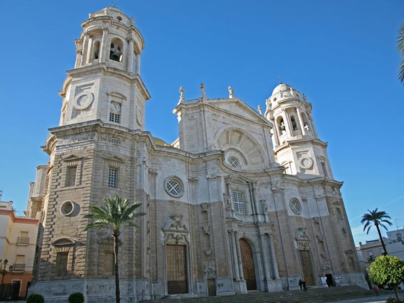 20150328133927catedral-de-cadiz-monumental.jpg