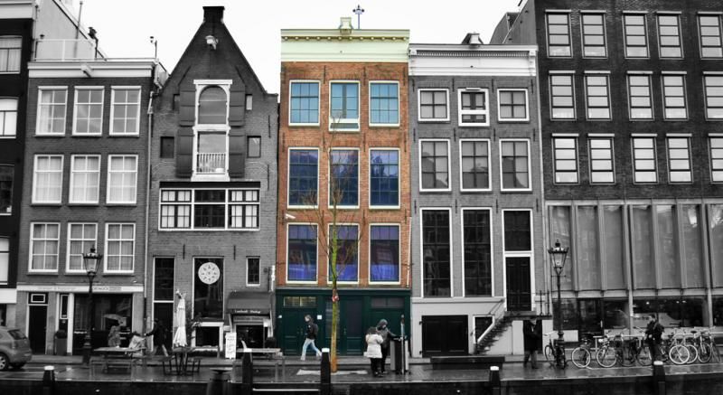 Anne-_Frank-_House-_Amsterdam.jpg