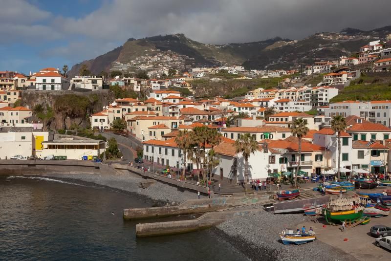 Camara_de_Lobos_Madeira.jpg