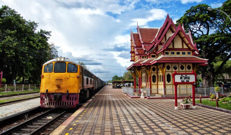Hua-Hin-Reilway-station.jpg