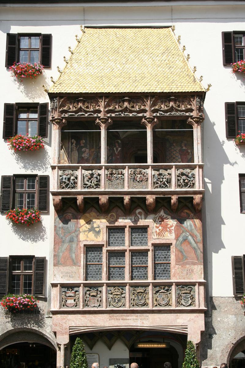 Innsbruck_Goldenes_Dachl.jpg