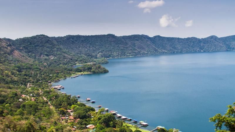 Lago-de-Coatepeque-El-Salvador.jpg