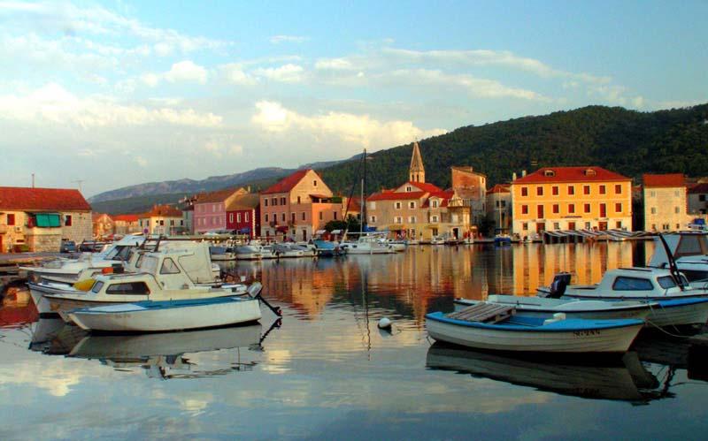 croatia-hvar-a-port-in-stari-grad-photo.jpg