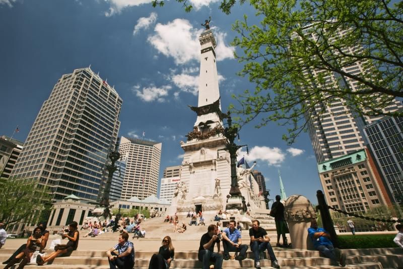 cropped_monumentcircle-visitindy-4-_web_1436902611.jpg