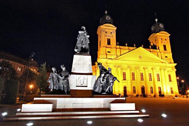hungary-debrecen-calvinist-great-church.jpg