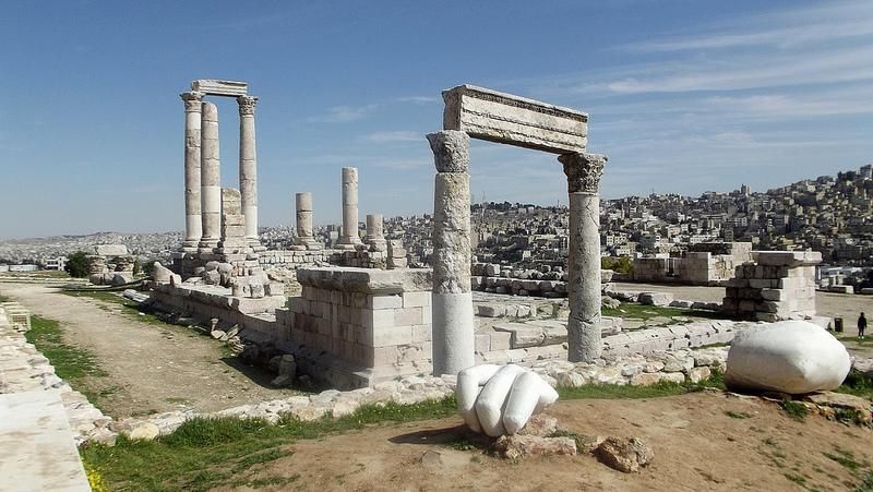 jordan_holidays_amman_temple_of_hercules.jpg